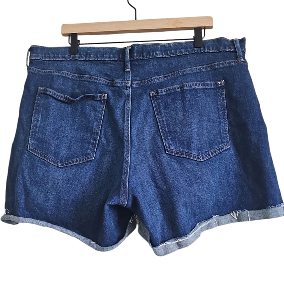 GAP DENIM 5" RAW HEM SHORTS - Picture 3 of 8